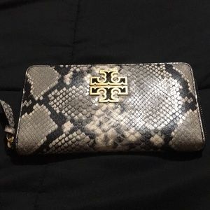Tory Burch wallet